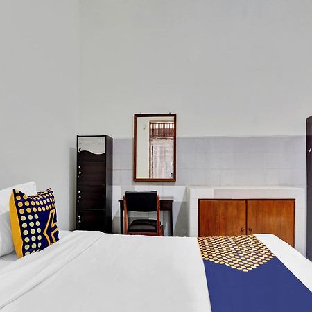 Oyo Life 90539 Taman Borobudur Guest House Syariah Blimbing  Ngoại thất bức ảnh