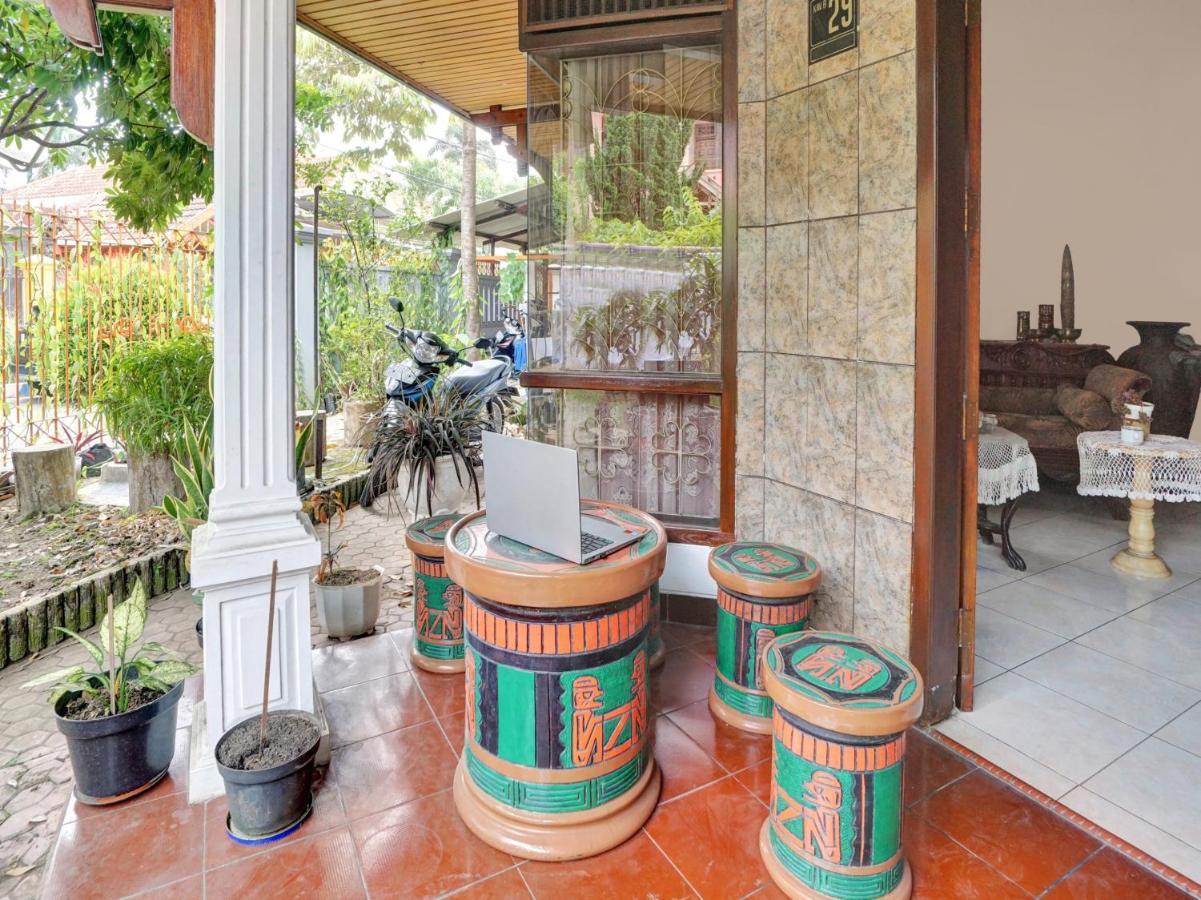 Oyo Life 90539 Taman Borobudur Guest House Syariah Blimbing  Ngoại thất bức ảnh