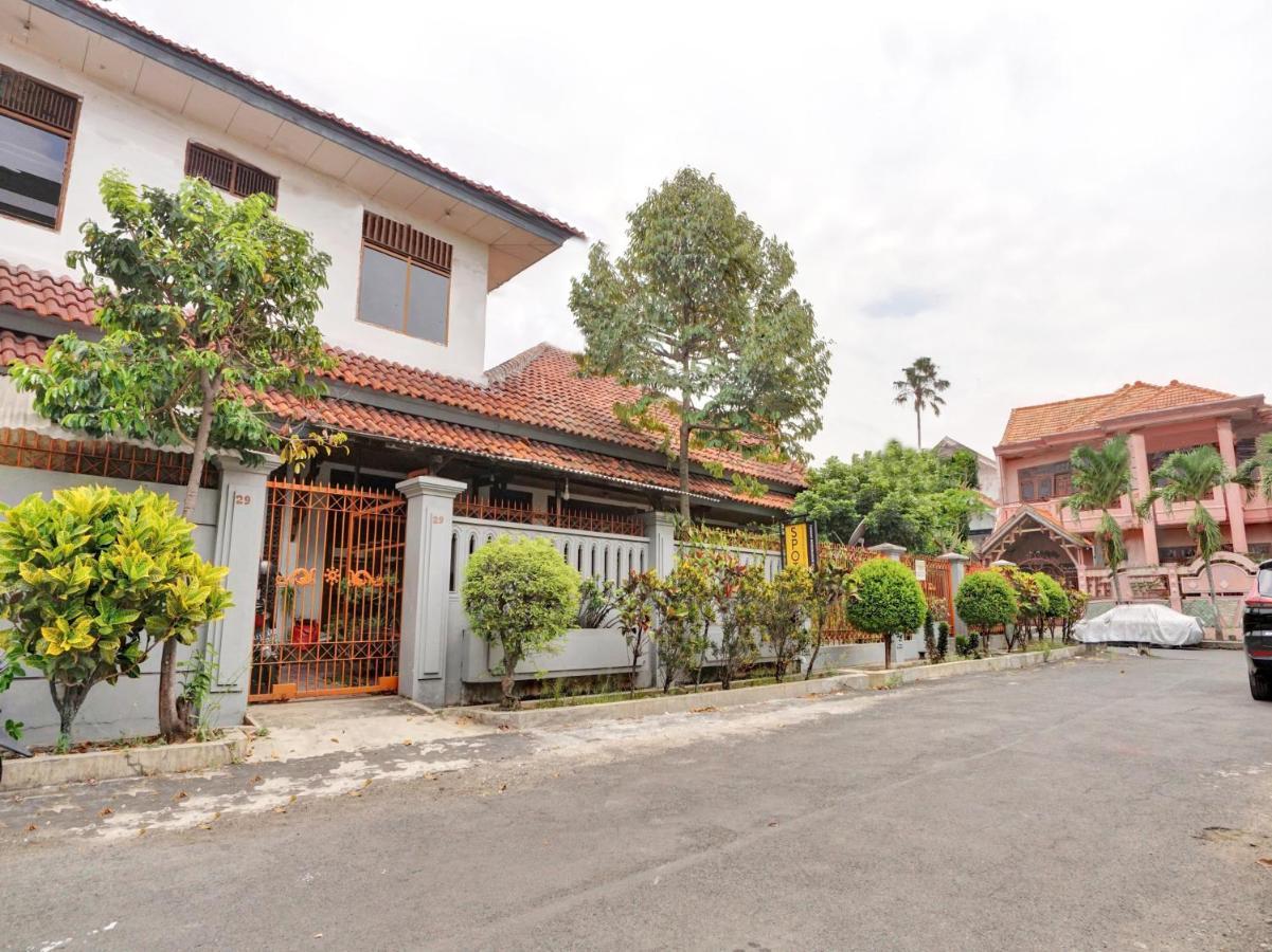 Oyo Life 90539 Taman Borobudur Guest House Syariah Blimbing  Ngoại thất bức ảnh