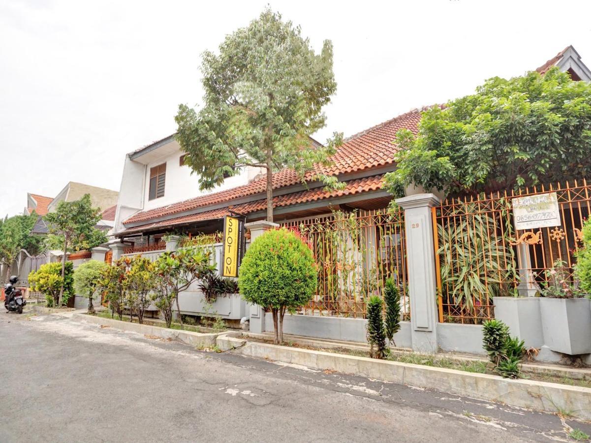 Oyo Life 90539 Taman Borobudur Guest House Syariah Blimbing  Ngoại thất bức ảnh