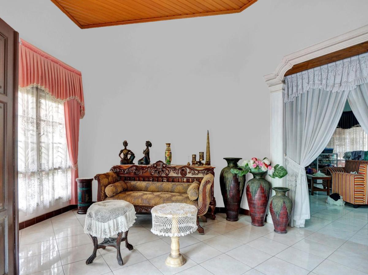 Oyo Life 90539 Taman Borobudur Guest House Syariah Blimbing  Ngoại thất bức ảnh