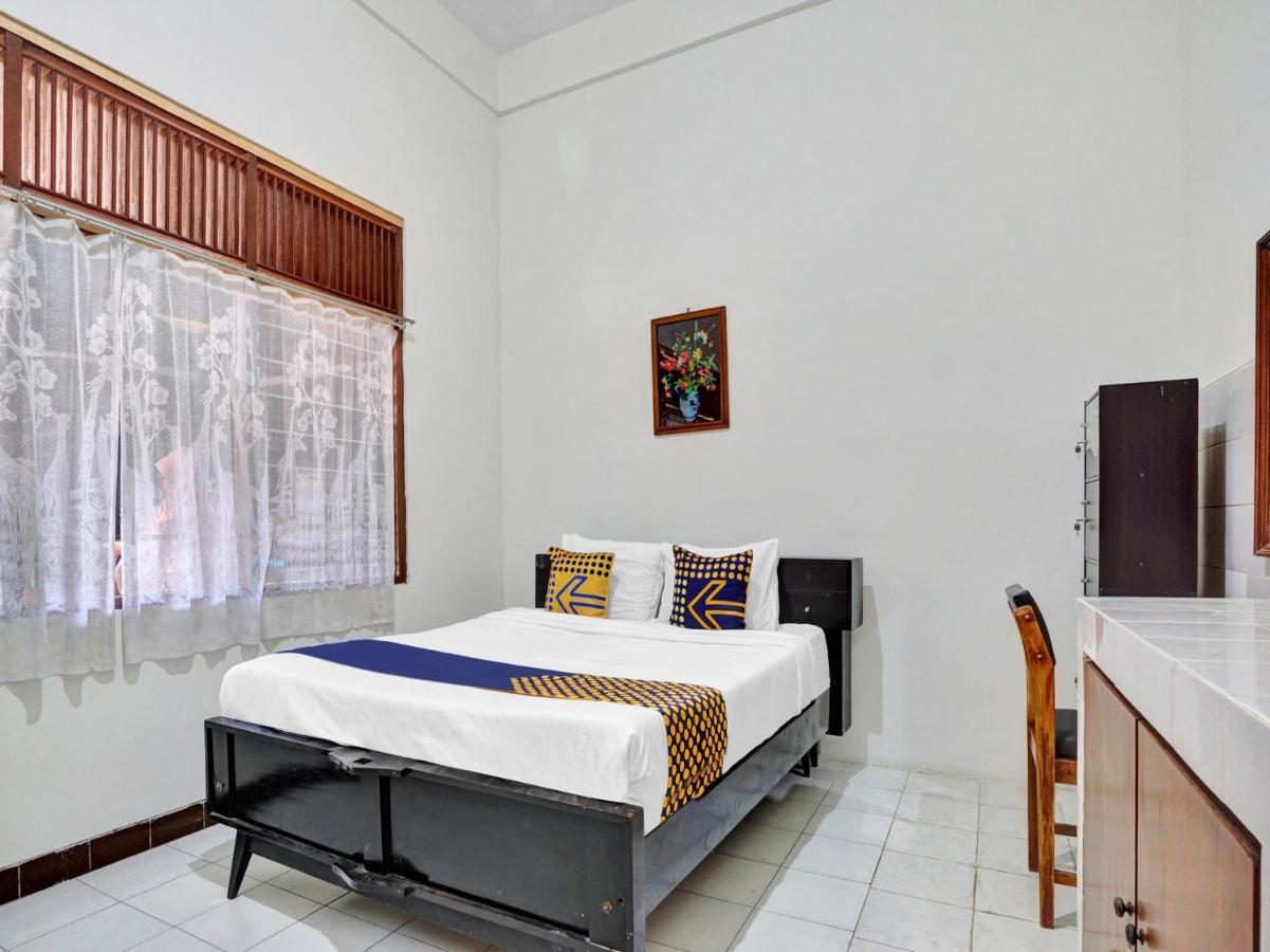 Oyo Life 90539 Taman Borobudur Guest House Syariah Blimbing  Ngoại thất bức ảnh