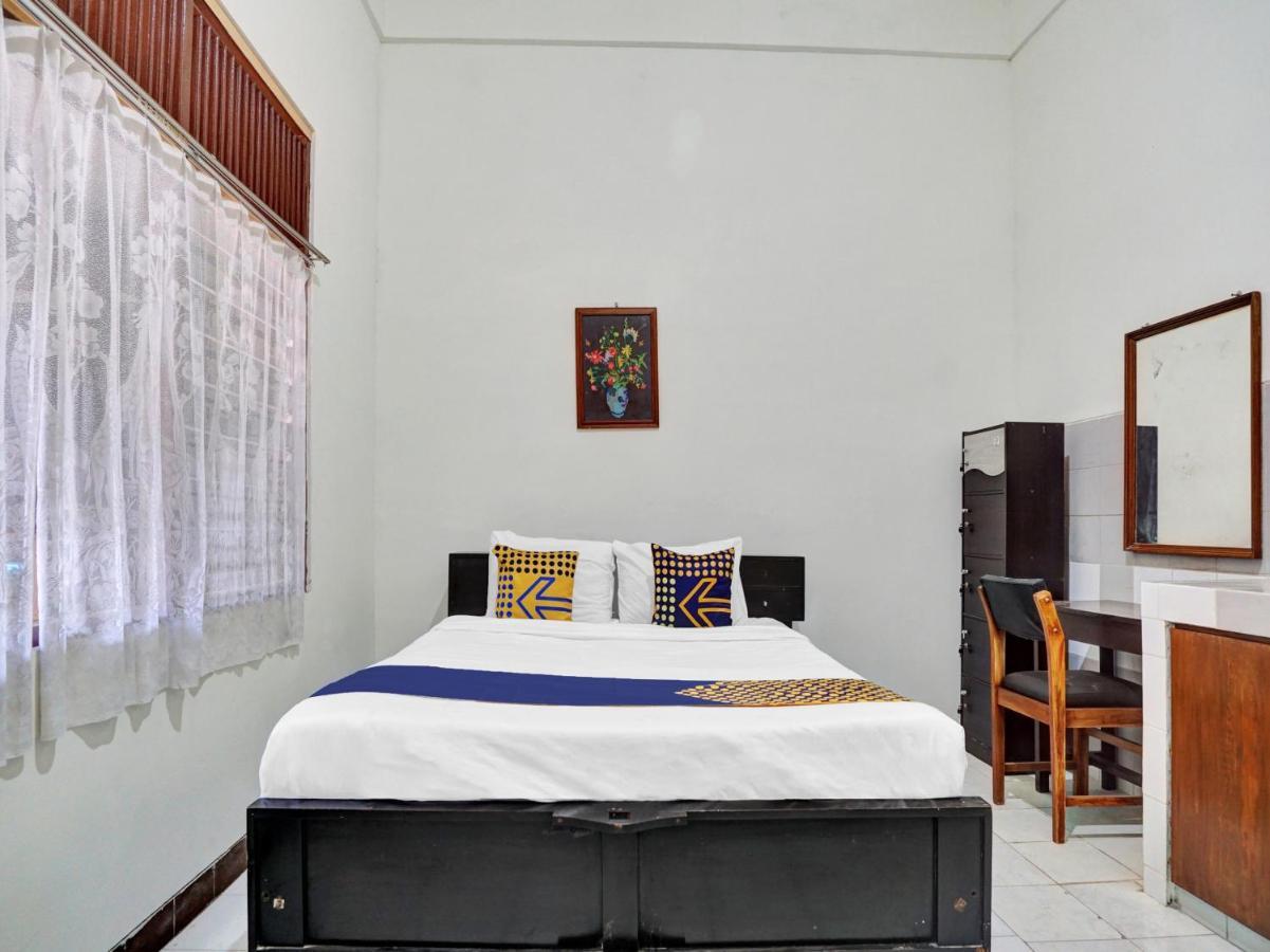 Oyo Life 90539 Taman Borobudur Guest House Syariah Blimbing  Ngoại thất bức ảnh