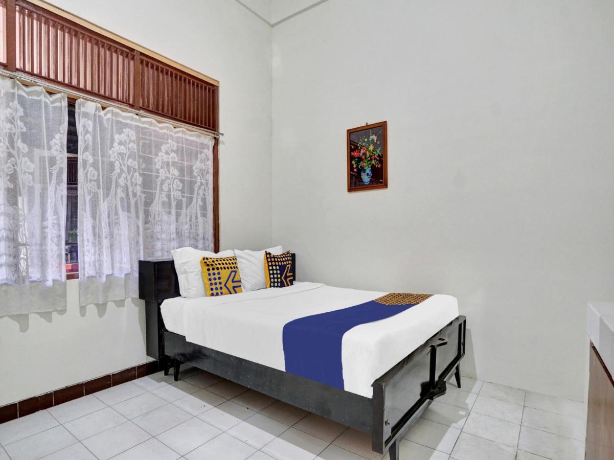 Oyo Life 90539 Taman Borobudur Guest House Syariah Blimbing  Ngoại thất bức ảnh