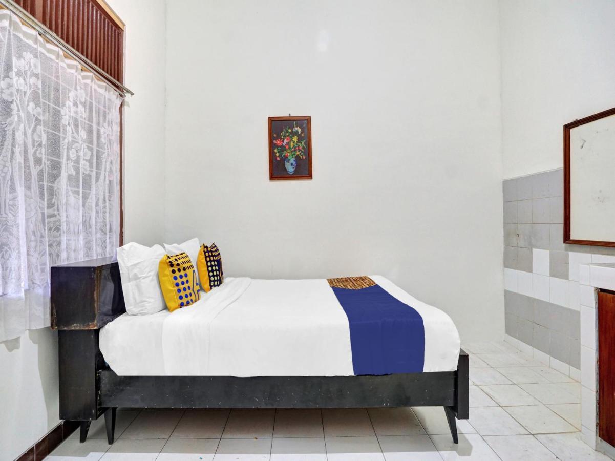 Oyo Life 90539 Taman Borobudur Guest House Syariah Blimbing  Ngoại thất bức ảnh