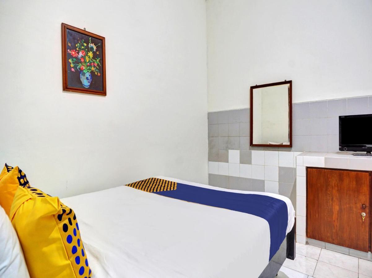 Oyo Life 90539 Taman Borobudur Guest House Syariah Blimbing  Ngoại thất bức ảnh
